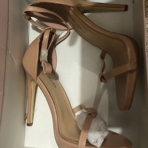 👠NWT justfab heels